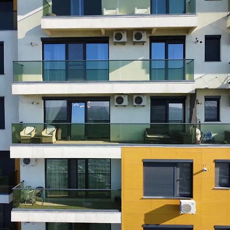 Sunset Apartment *